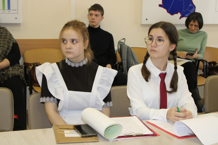 22 ноября на базе МОУ «Гимназия № 7 имени К.Д. Ушинского» состоялась муниципальная научно-практическая конференция «Молодёжь в науке».